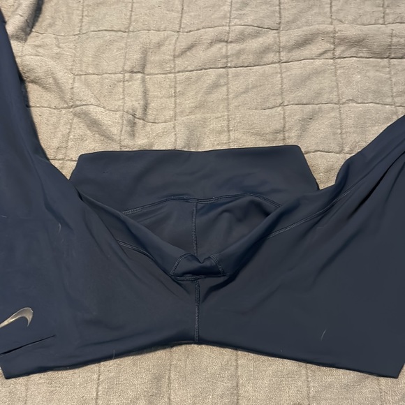 Nike Dri Fit leggings - Picture 3 of 3